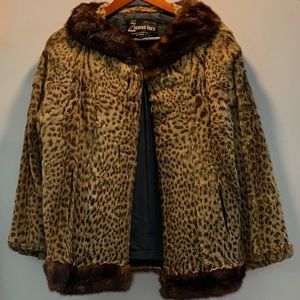 Vintage Leopard 🐆 Fur Coat